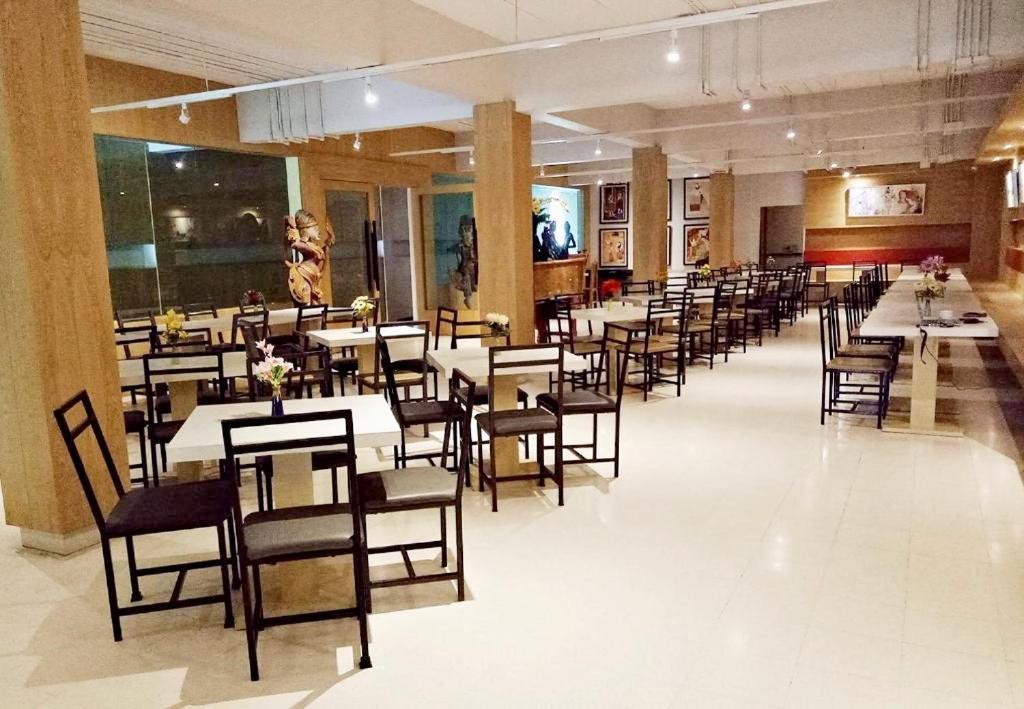 Khuang Singh Residence & Hotel Chiangmai Чиангмай Екстериор снимка