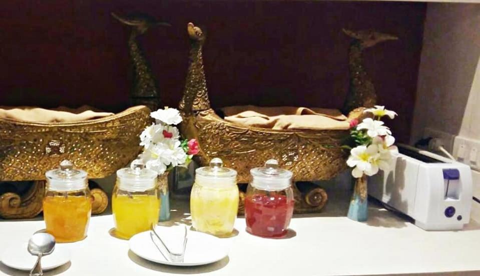 Khuang Singh Residence & Hotel Chiangmai Чиангмай Екстериор снимка