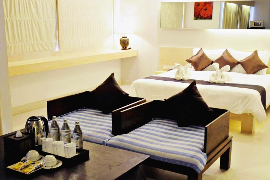 Khuang Singh Residence & Hotel Chiangmai Чиангмай Екстериор снимка