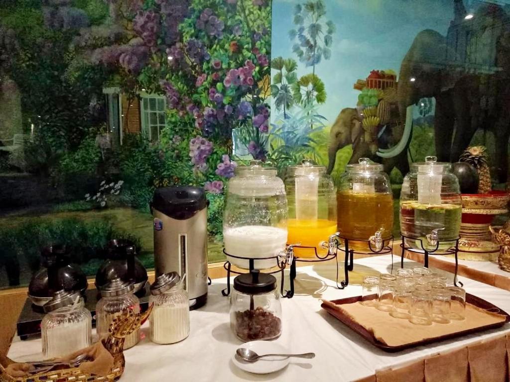 Khuang Singh Residence & Hotel Chiangmai Чиангмай Екстериор снимка