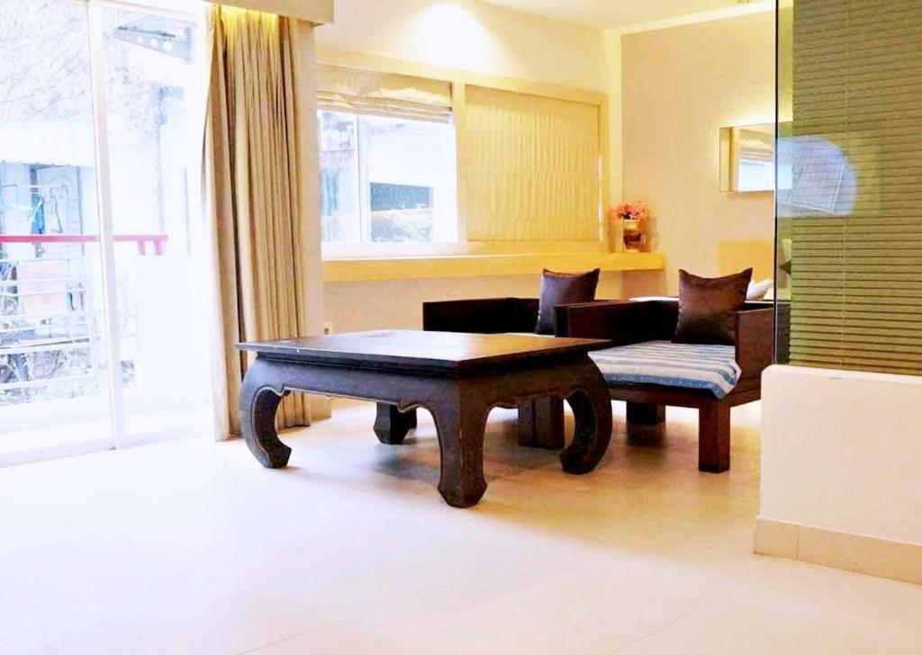 Khuang Singh Residence & Hotel Chiangmai Чиангмай Екстериор снимка