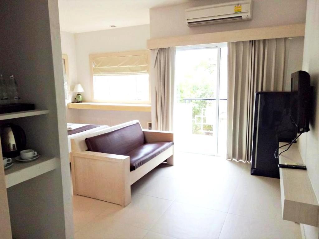 Khuang Singh Residence & Hotel Chiangmai Чиангмай Екстериор снимка