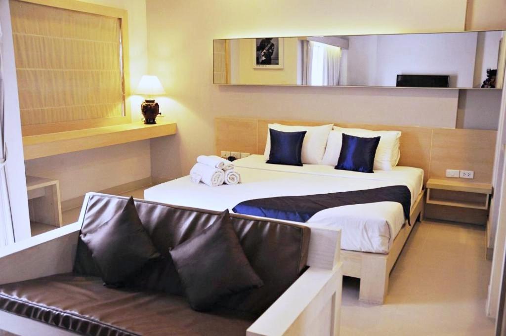 Khuang Singh Residence & Hotel Chiangmai Чиангмай Екстериор снимка