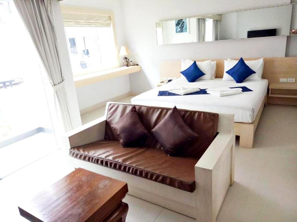 Khuang Singh Residence & Hotel Chiangmai Чиангмай Екстериор снимка