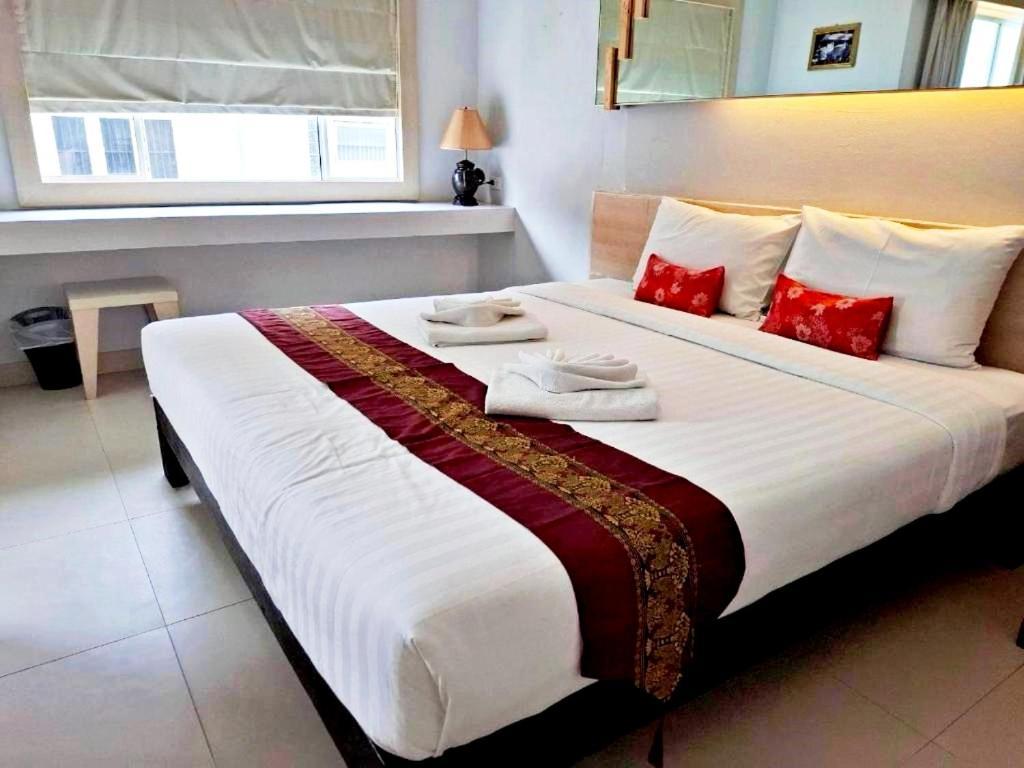 Khuang Singh Residence & Hotel Chiangmai Чиангмай Екстериор снимка