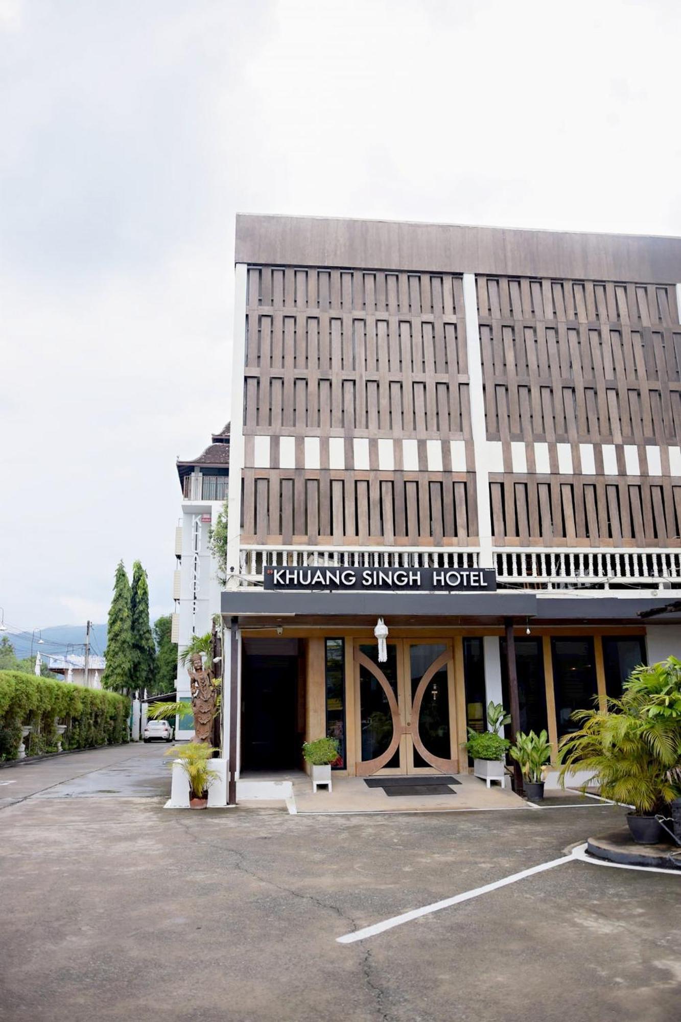 Khuang Singh Residence & Hotel Chiangmai Чиангмай Екстериор снимка